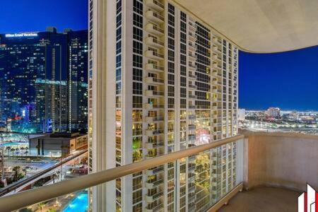 Mgm Signature-15-717 F1 Track & Strip View Balcony Лас-Вегас Екстер'єр фото