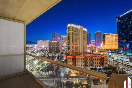 Mgm Signature-15-717 F1 Track & Strip View Balcony Лас-Вегас Екстер'єр фото