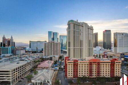 Mgm Signature-15-717 F1 Track & Strip View Balcony Лас-Вегас Екстер'єр фото
